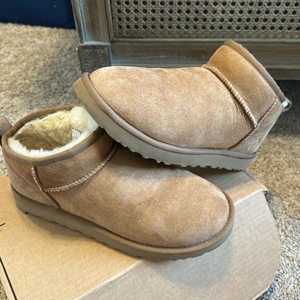 Ultra mini UGGS Size 8